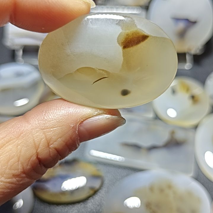 玛瑙/玉髓未镶嵌珠宝奇石