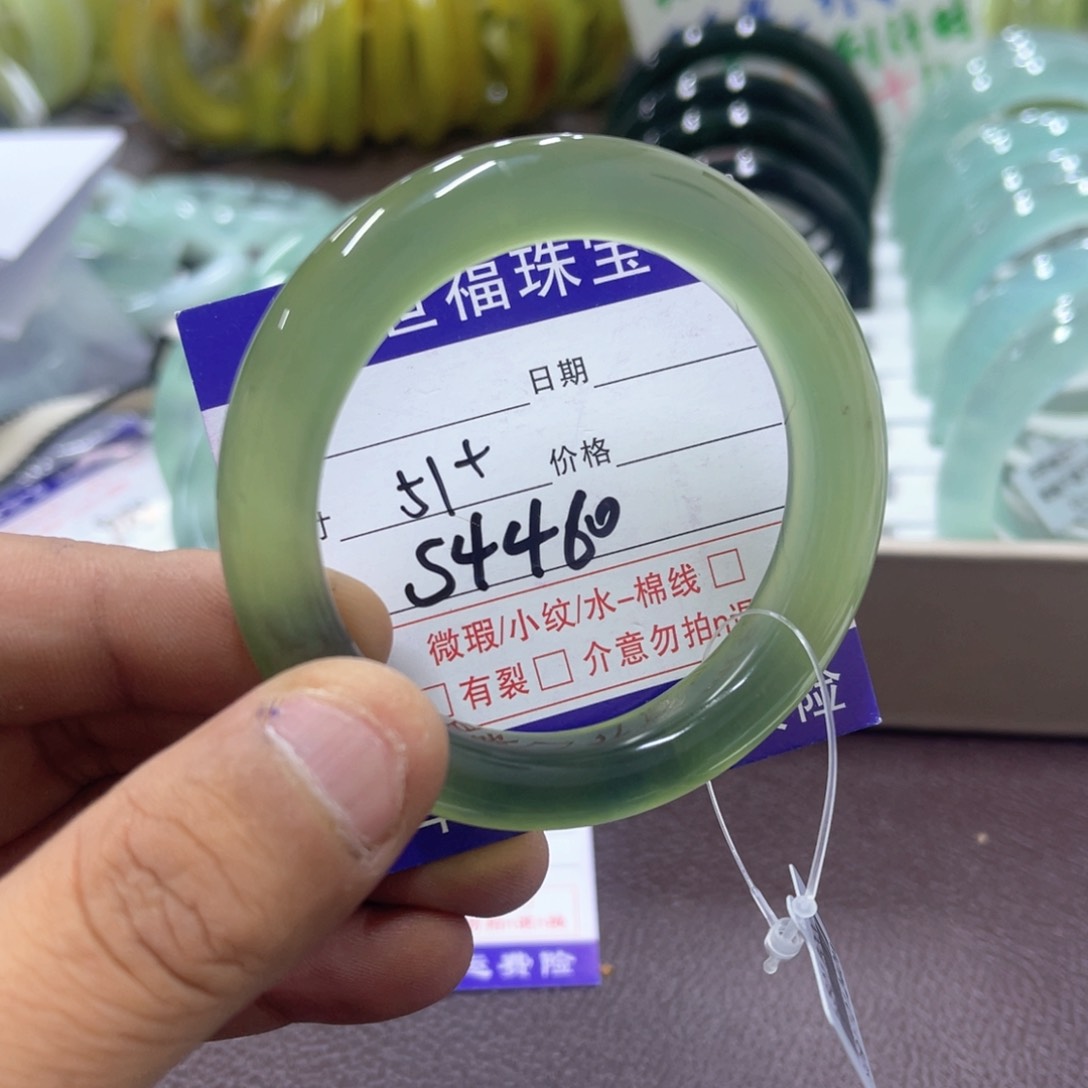 未镶嵌蛇纹石玉手镯
