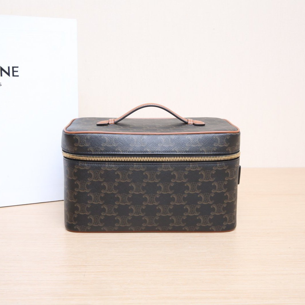 99新 Celine/思琳 【小花念念】 老花 PVC 凯旋门大号化妆盒 包