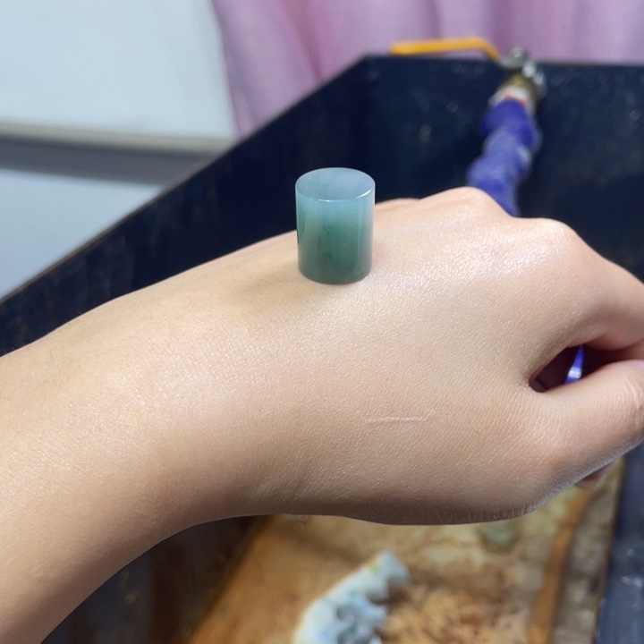 悟***森定制翡翠未镶嵌边角料