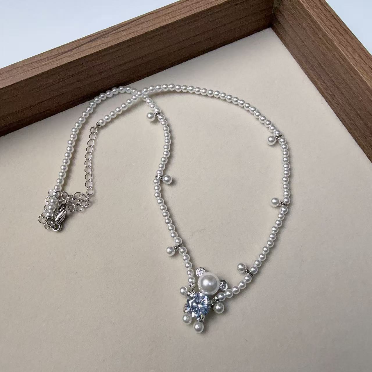 个性百搭款 小米珠宝石熊项链 6009