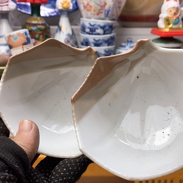 瓷片不***。爱就是在这段时光当中不断积累