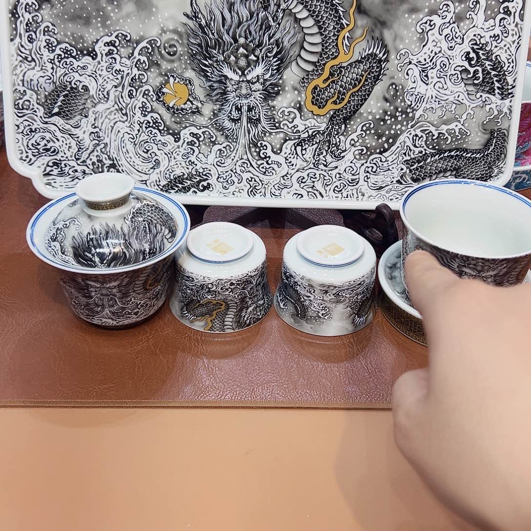 摆件景德镇陶瓷艺术展