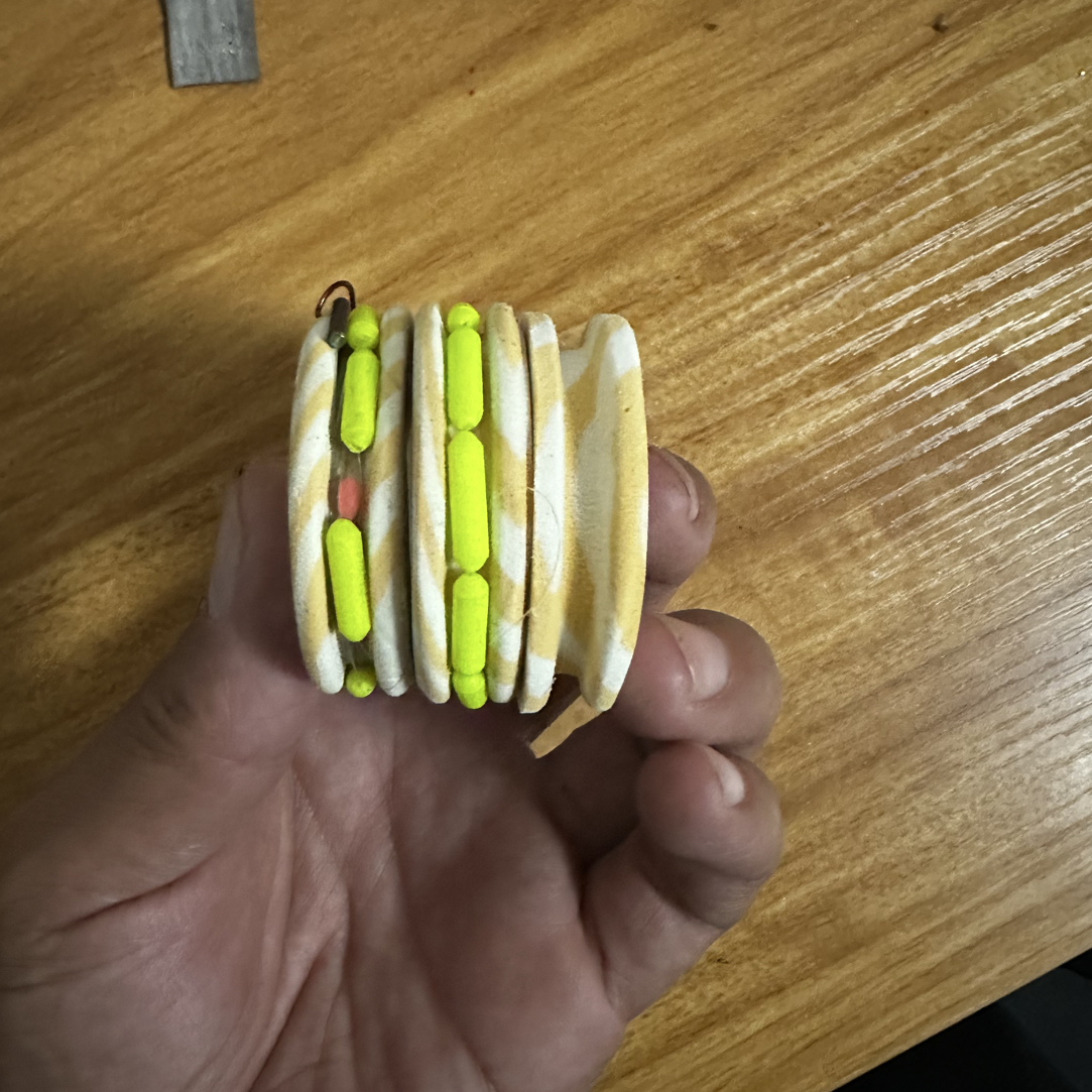 绑好七星漂线组成品单钩，3副