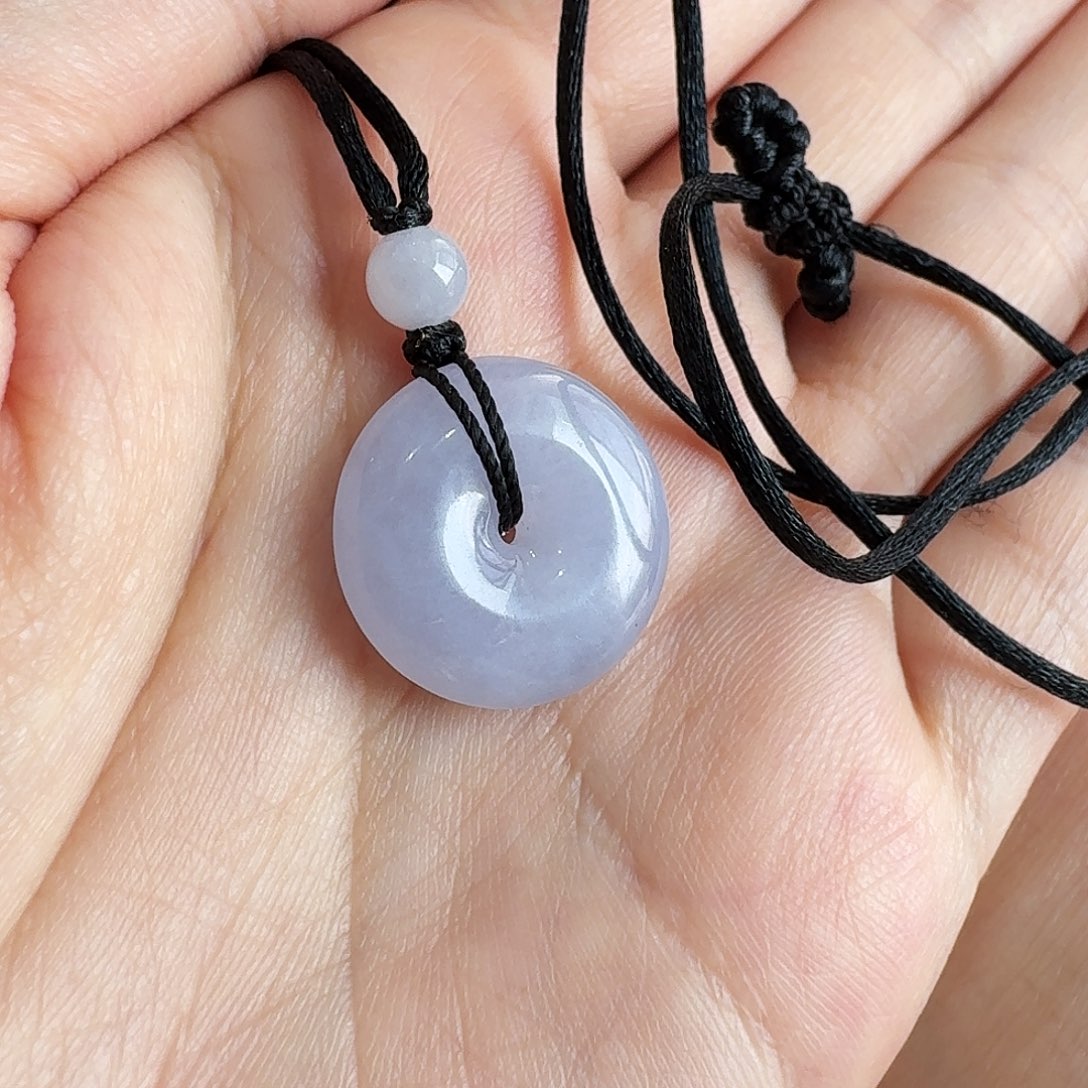 翡翠颈饰未镶嵌平安扣