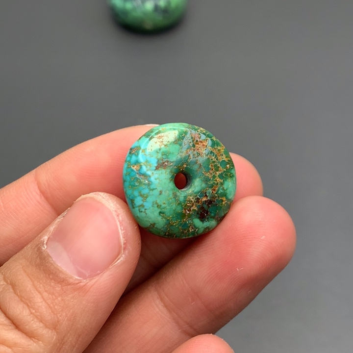 绿松石颈饰未镶嵌