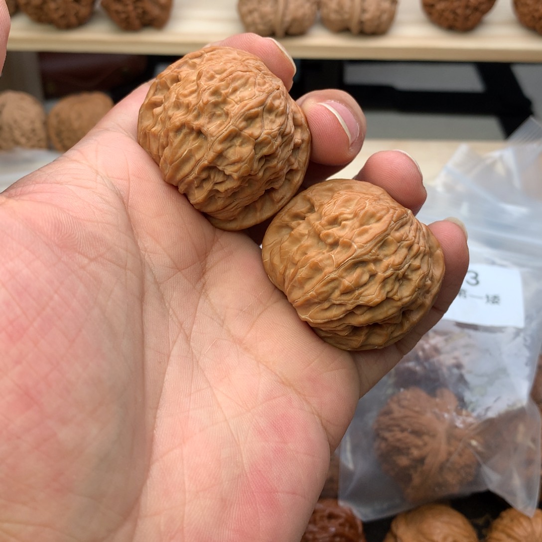 文玩核桃把件40尺全品无修山地磨盘