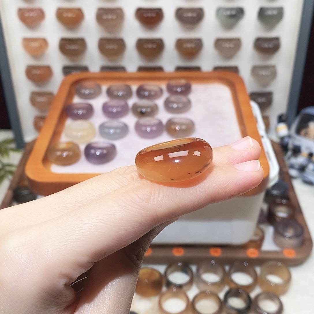 赖***学玛瑙/玉髓未镶嵌戒指港15