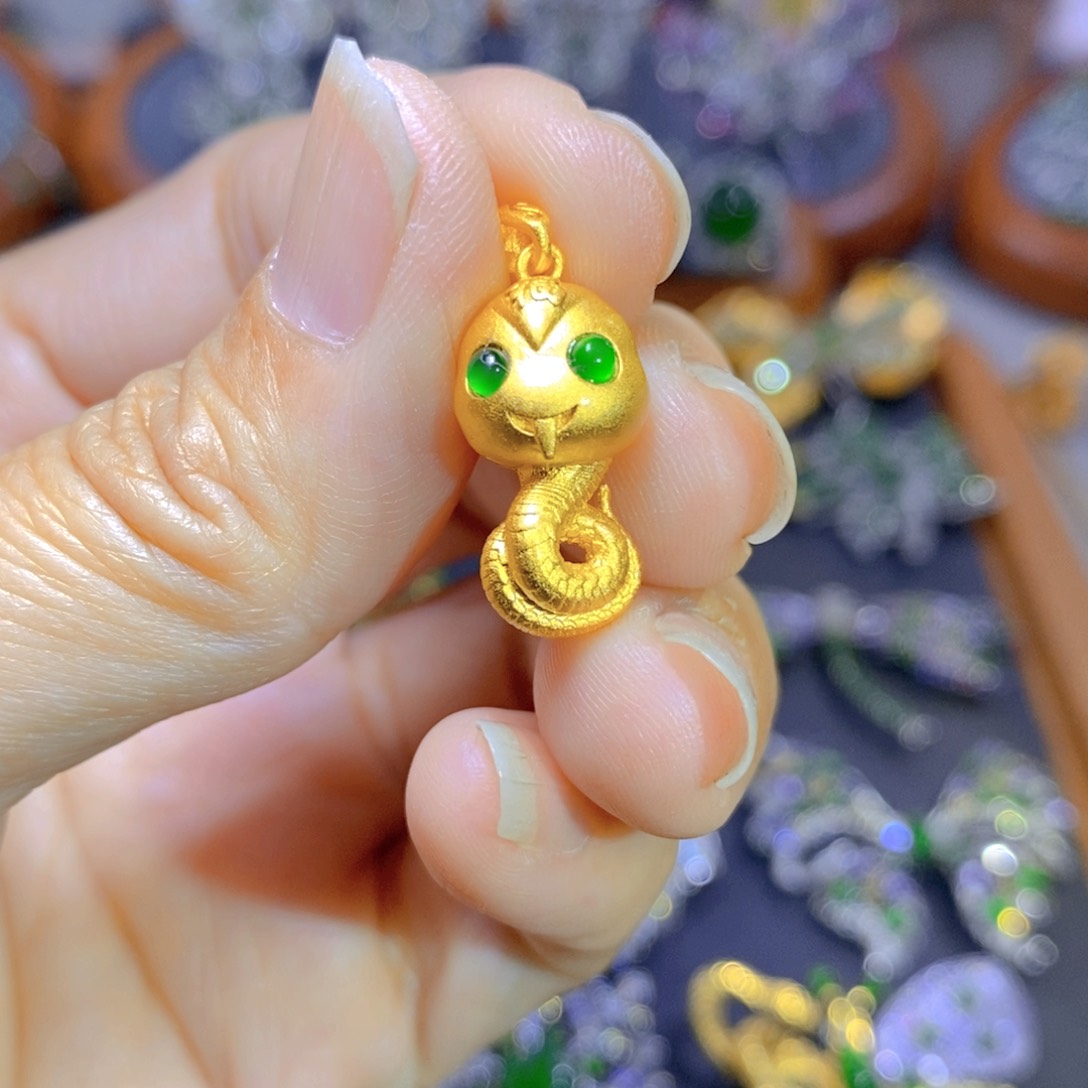 翡翠颈饰银S925镶嵌天然翡翠