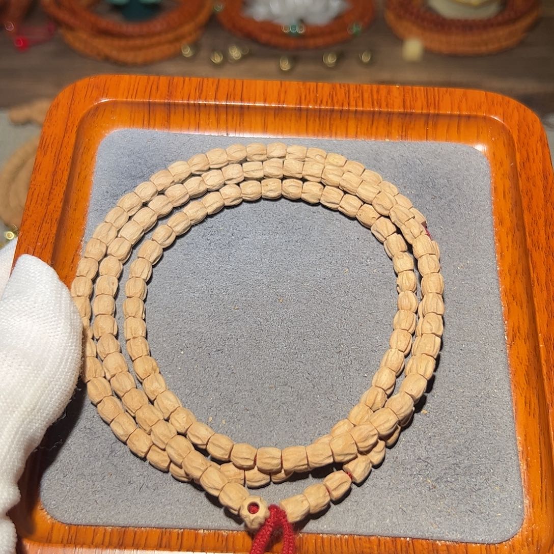 白***黑柏香籽/百香籽吊坠粉油皮高桩顺鬼5.5