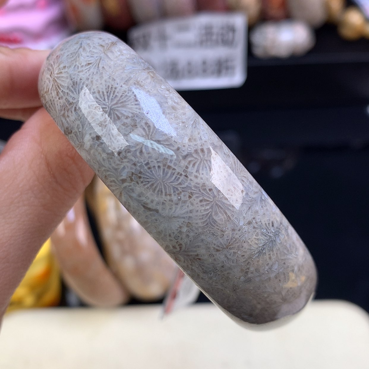 【闪购商品】颈饰未镶嵌硅化珊瑚（珊瑚玉）28号凤尾60圈