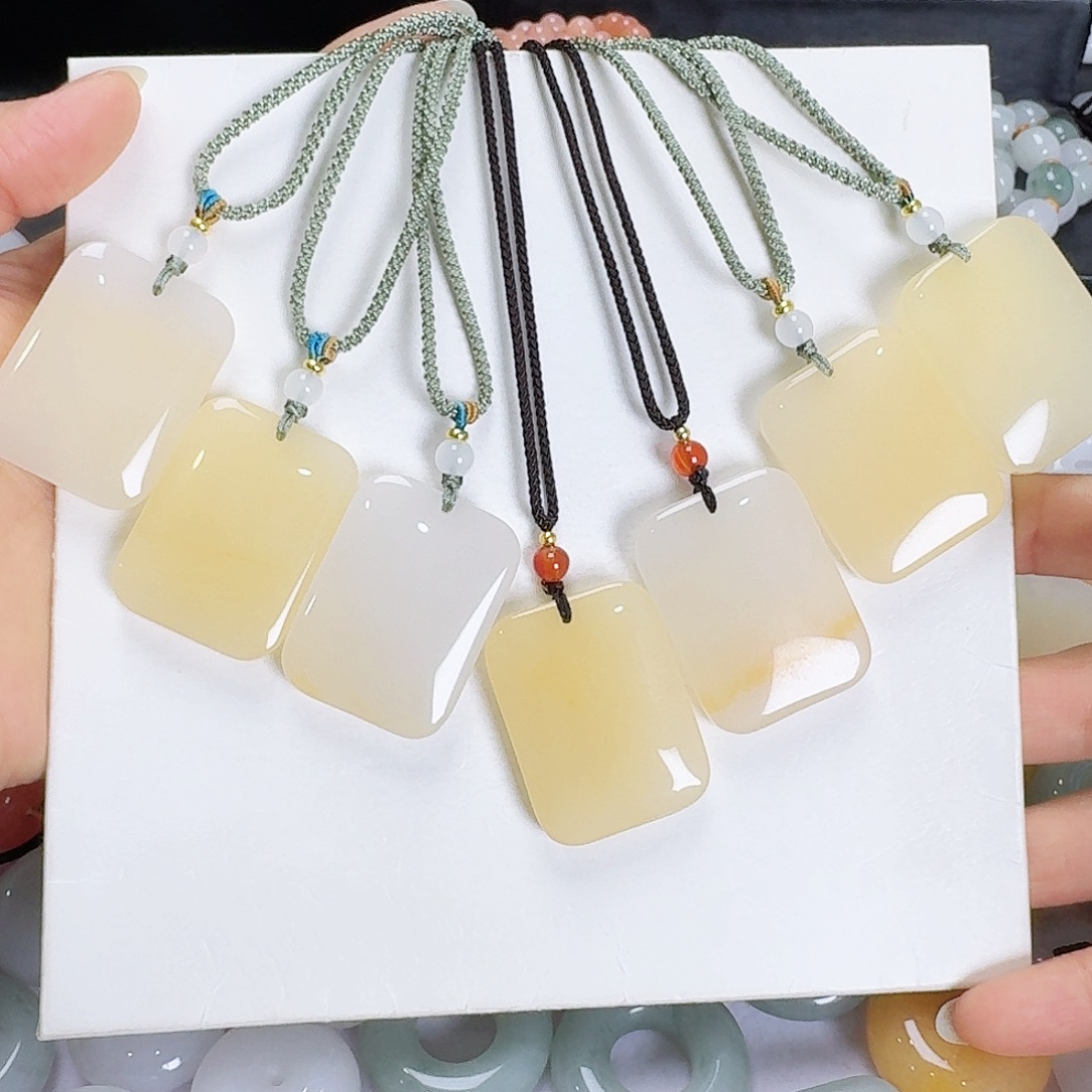 石英质玉未镶嵌颈饰无事牌多样性发其一