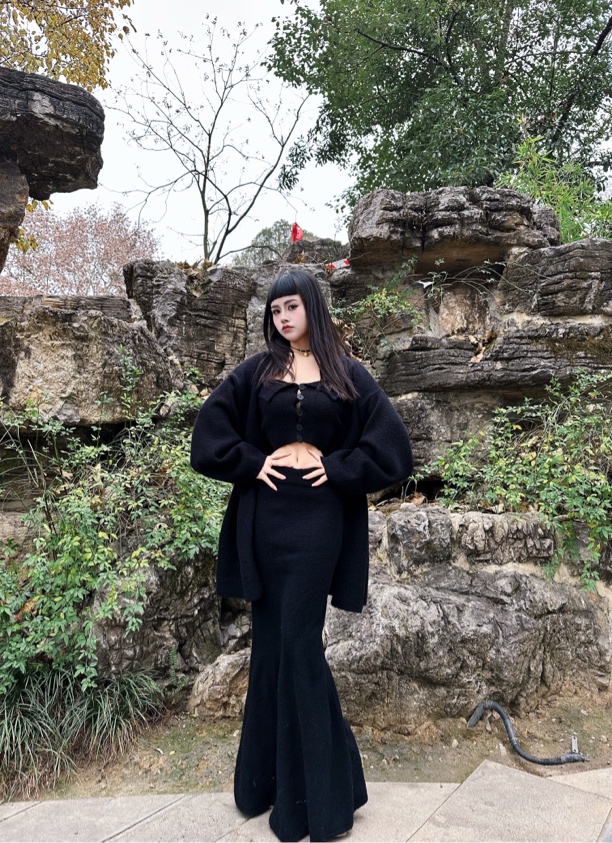 纯欲辣妹风慵懒针织套装女秋季新款抹胸背心毛衣开衫半身裙三件套