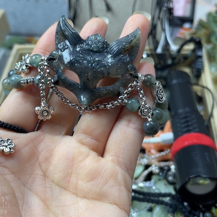 蛇纹石玉合金颈饰