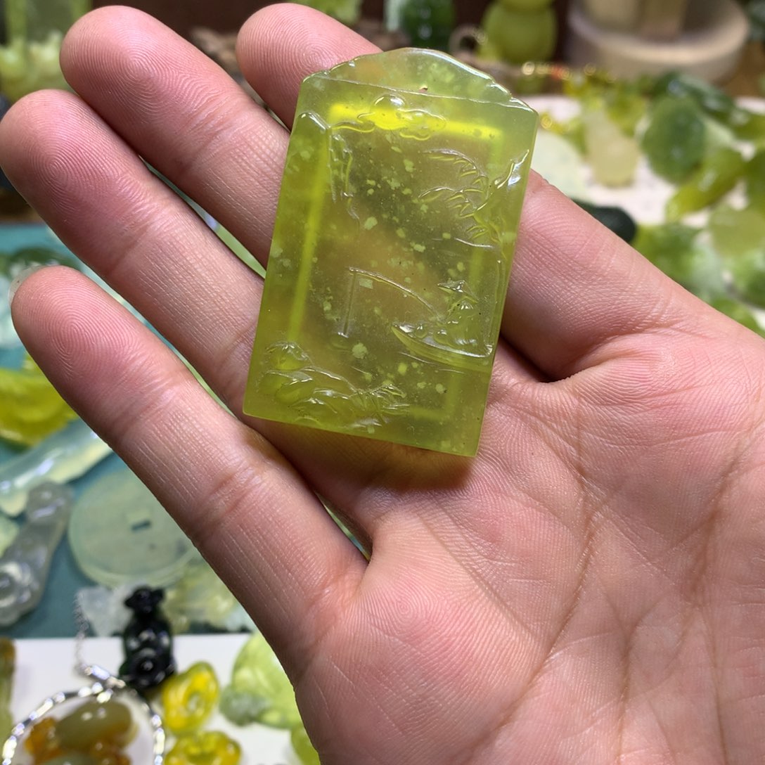 岫玉颈饰未镶嵌独钓寒江雪