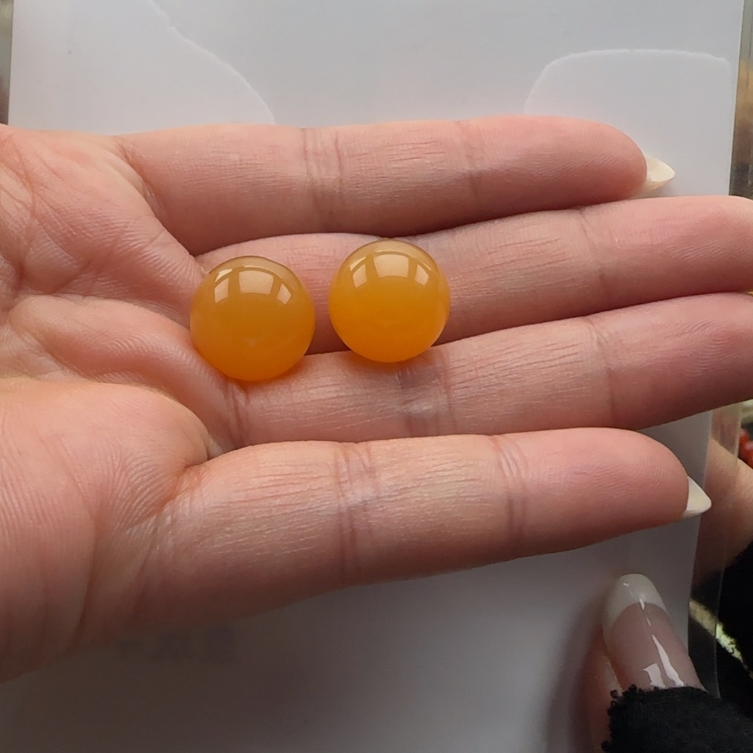 石英质玉配饰未镶嵌小**?