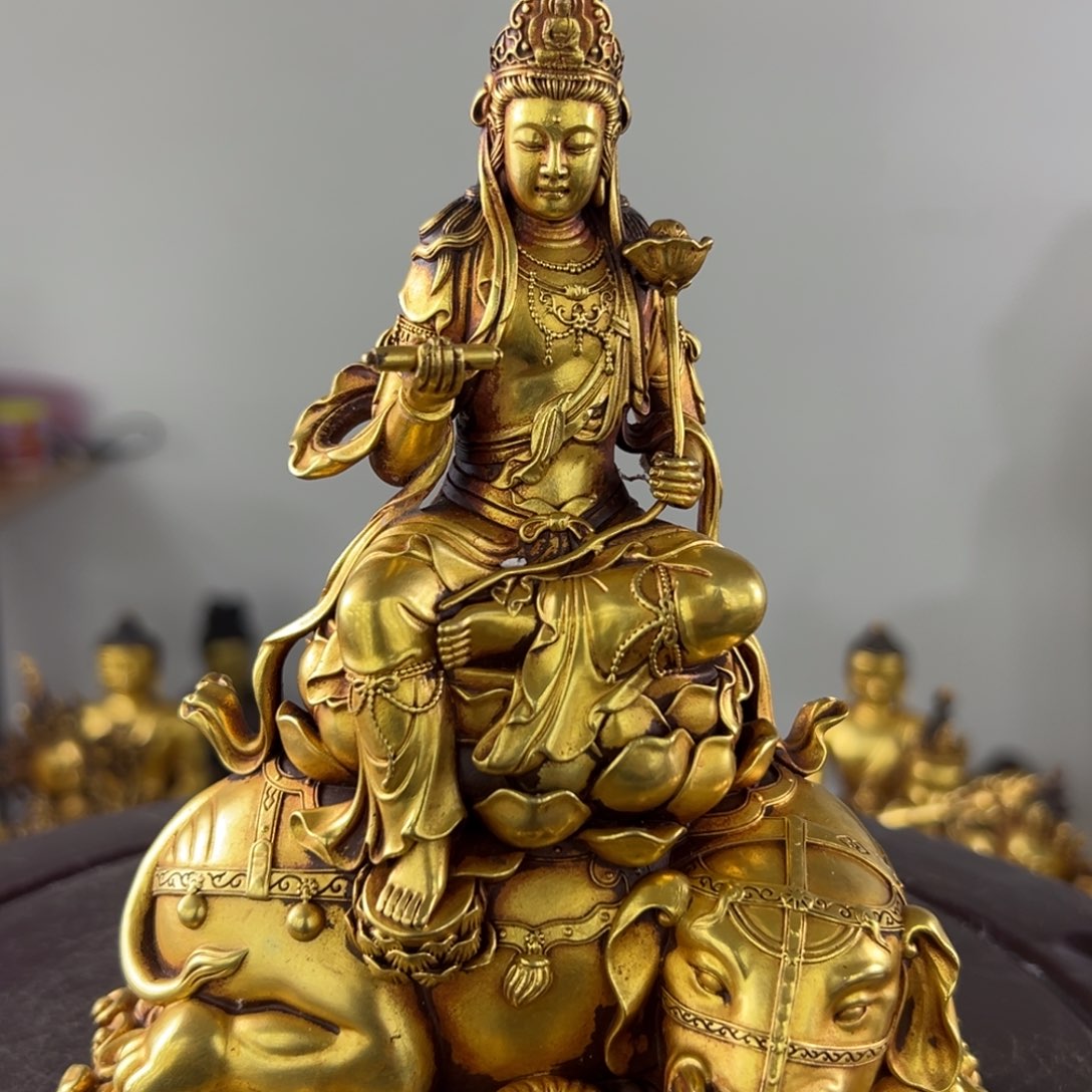 平**蹈佛像的造型和造型