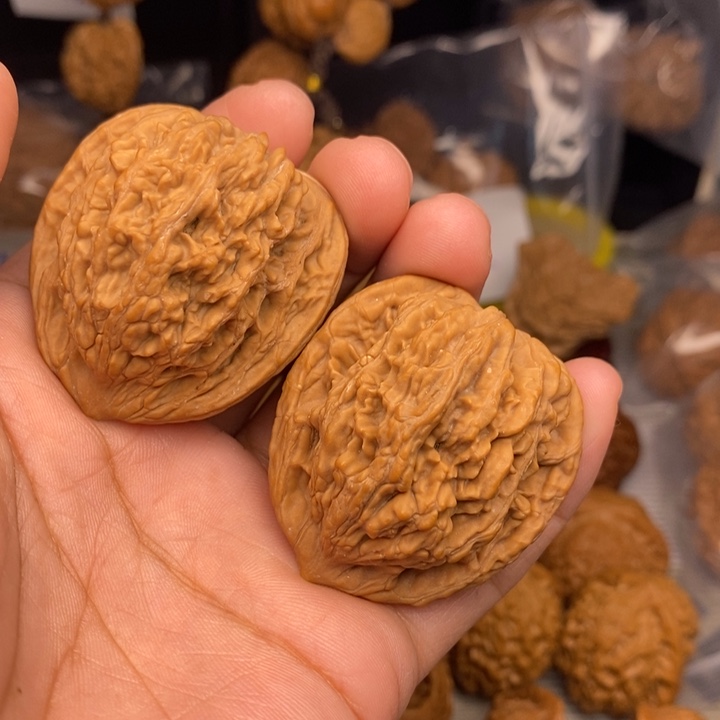 把件桃核肥*肉虎头38尺