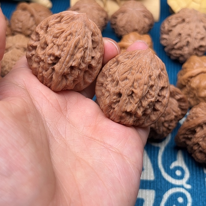 ?****?38全品堂上虎头  文玩核桃