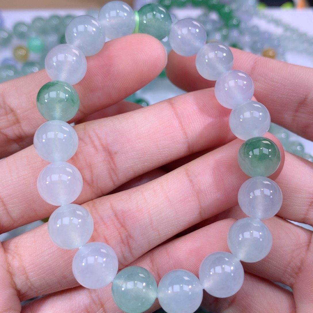 翡翠手链未镶嵌翡翠