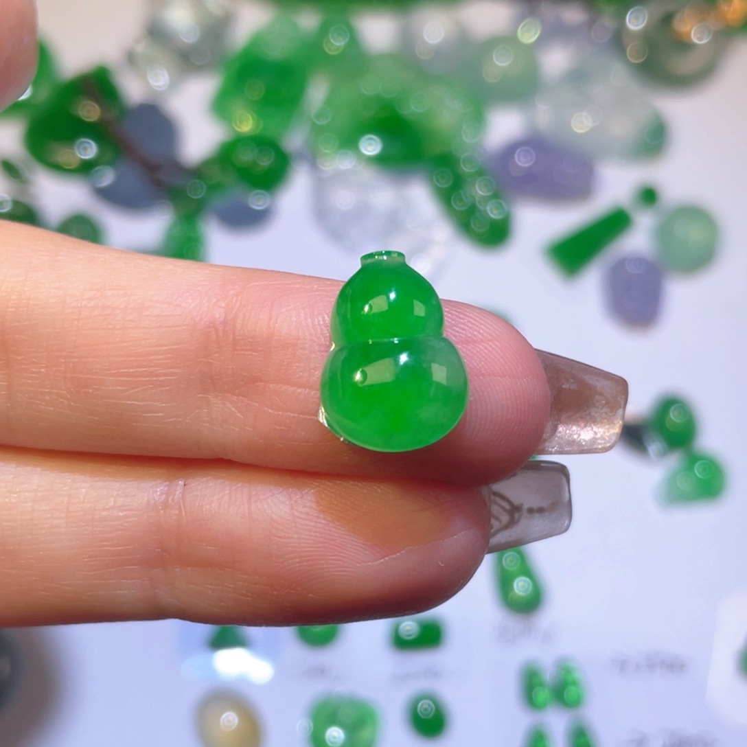 翡翠颈饰未镶嵌裸石