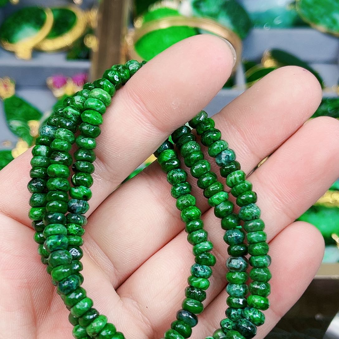 翡翠颈饰未镶嵌项链