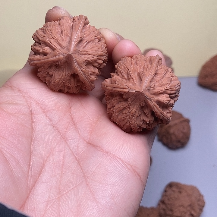 纆***宇文玩核桃吊坠38三棱➕满天星