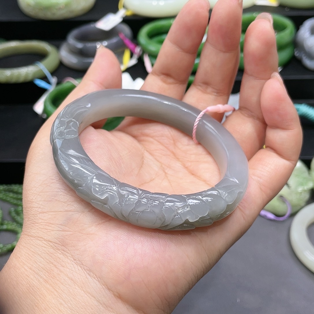 【闪购商品】和田玉手镯6162圈口19未镶嵌