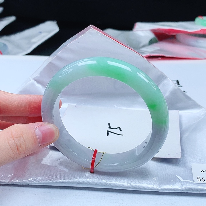 翡翠手镯未镶嵌缅甸天然a货手镯56+