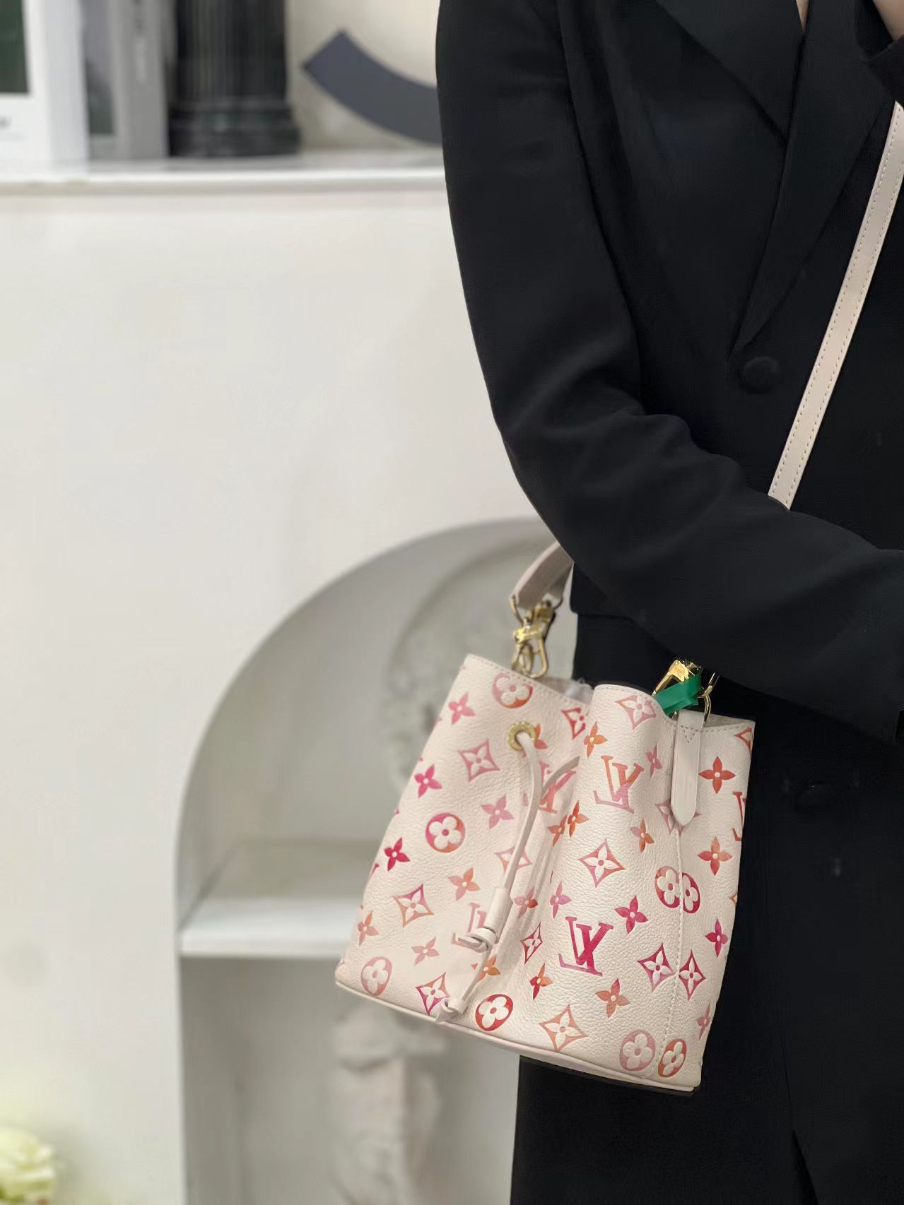 99新 LouisVuitton/路易威登 lv新款水桶草莓牛奶/优品