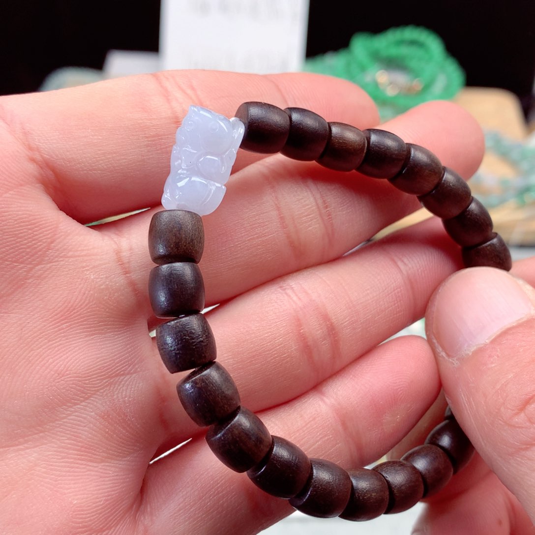 翡翠颈饰未镶嵌翡翠吊坠