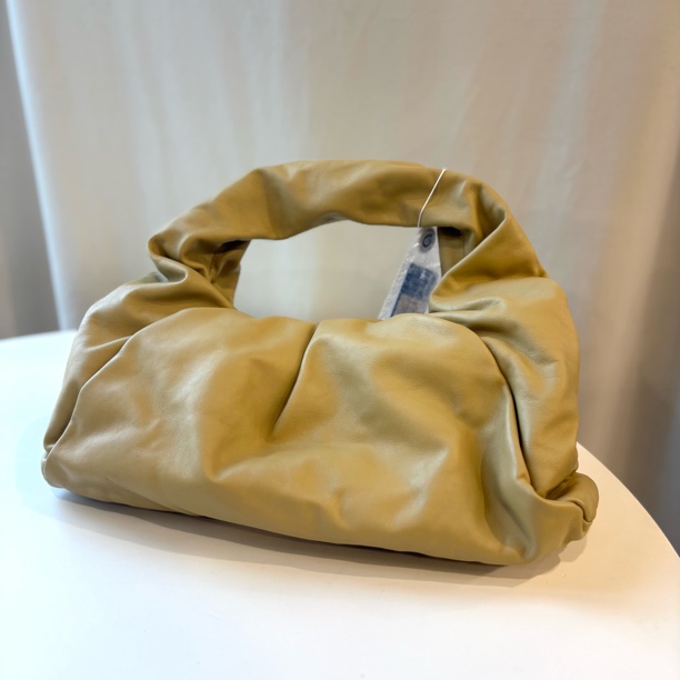 95新 BOTTEGA VENETA/葆蝶家 【流莲里】牛角云朵包1757