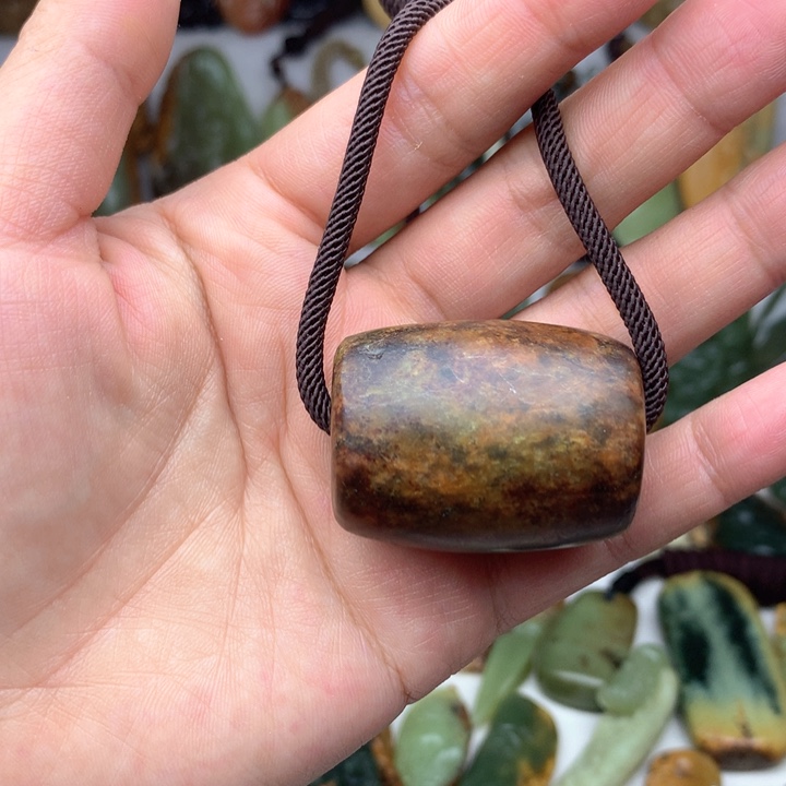 岫岩河磨玉（透闪石质玉）挂件未镶嵌