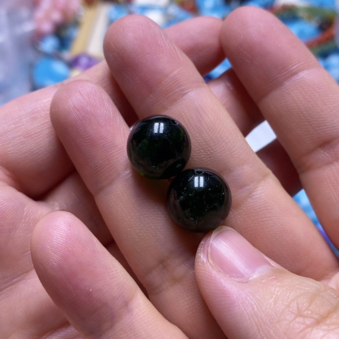 未镶嵌针钠钙石（海纹石）颈饰如**初