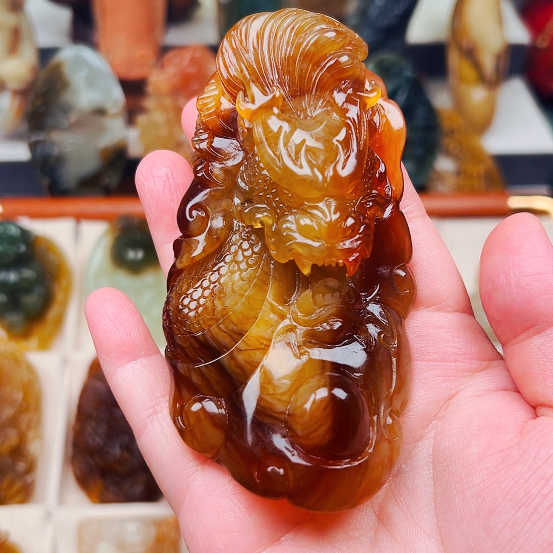 古***呢蛇纹石玉未镶嵌颈饰