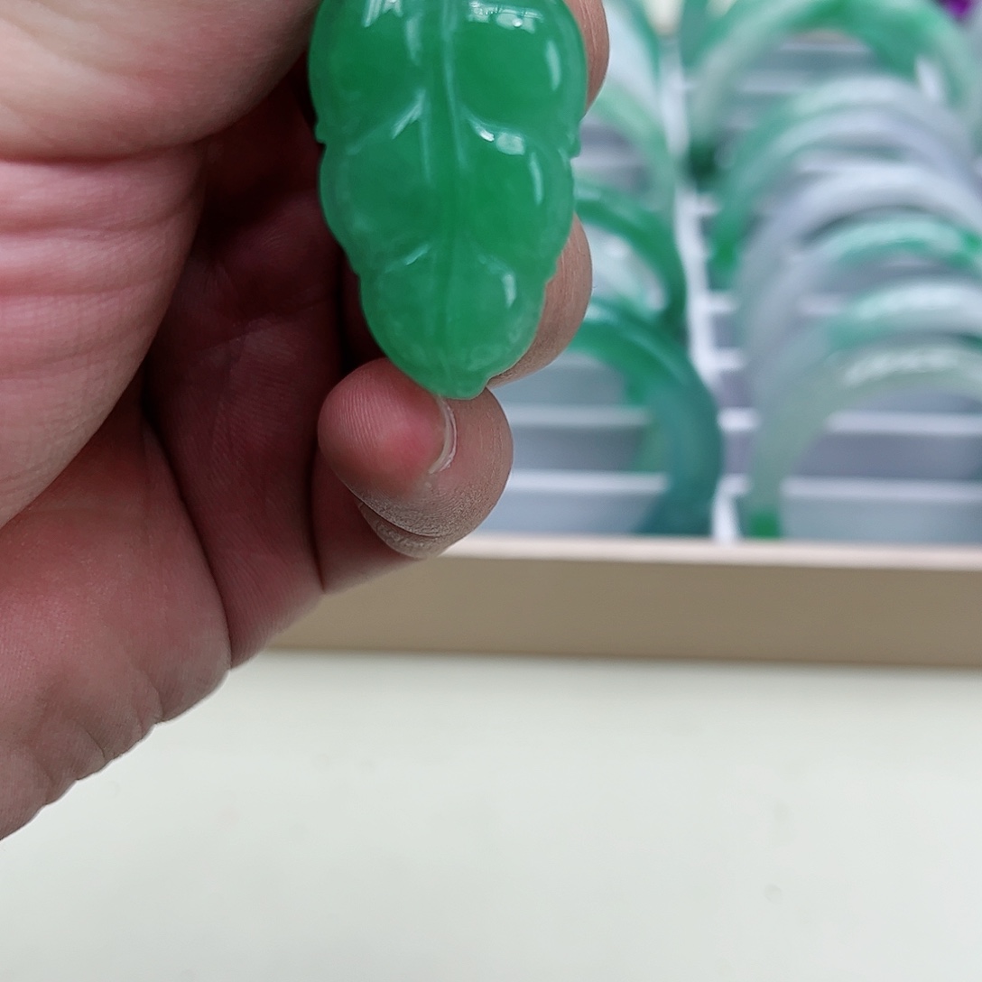 翡翠吊坠(赠链)银S925镶嵌