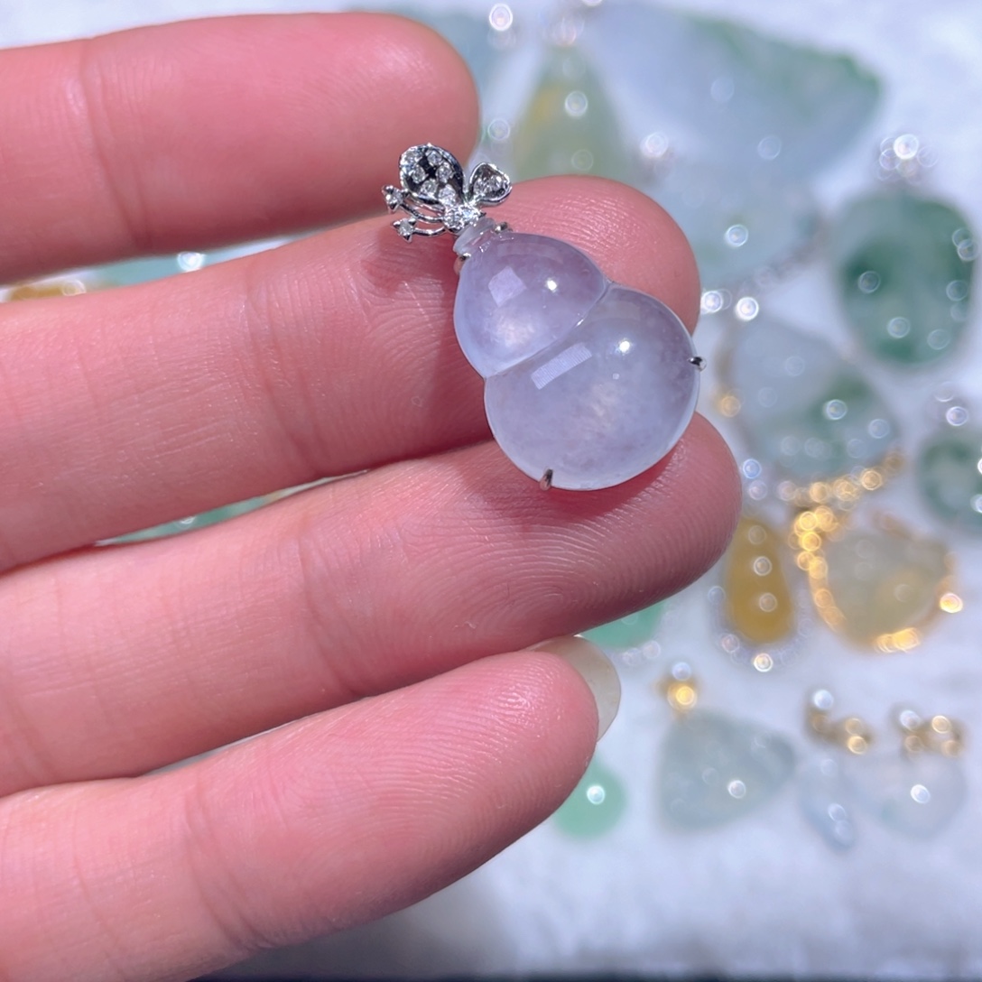 翡翠18K金镶嵌颈饰翡翠