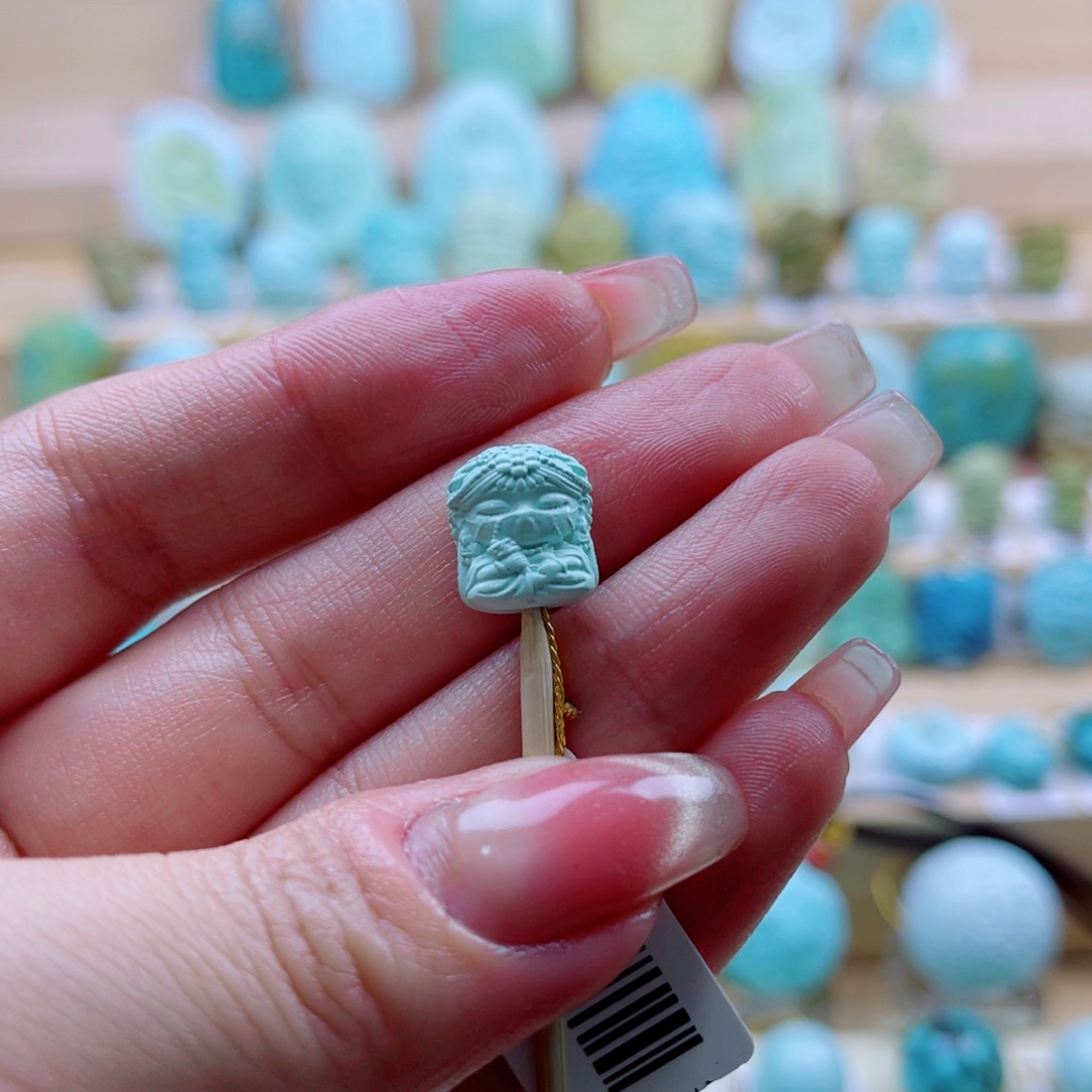 绿松石未镶嵌珠宝奇石