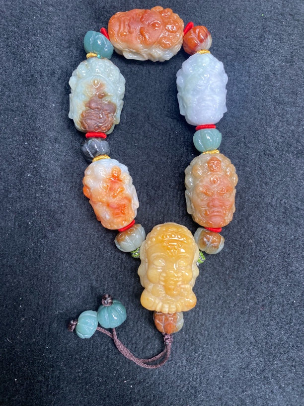 天然翡翠 腾冲老料翡翠特色财神手持 纯手工雕刻