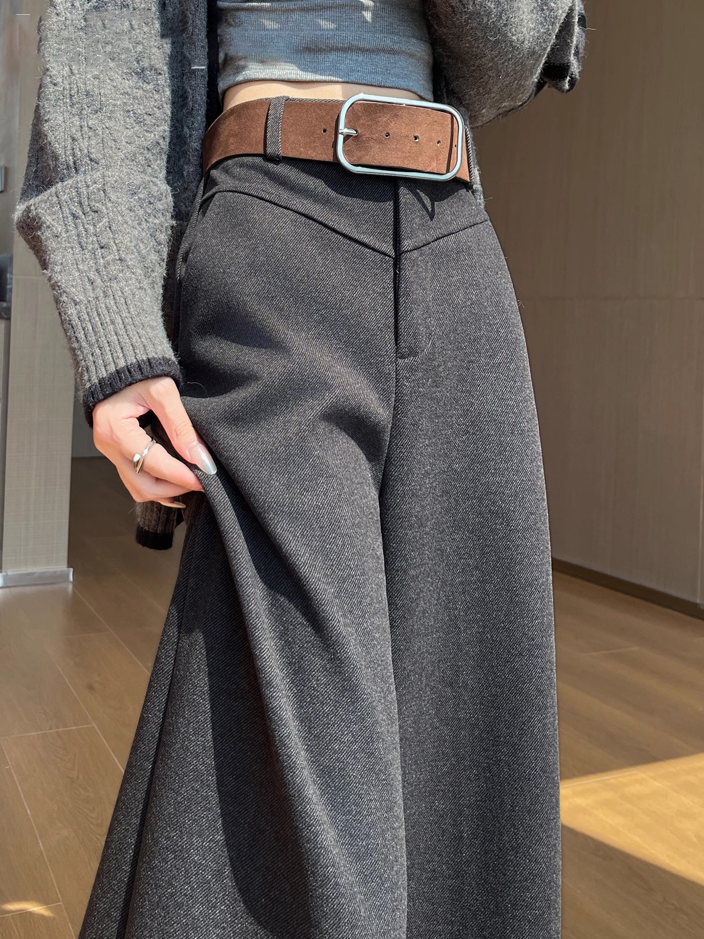 灰色高级感毛呢西装裤女秋冬加绒加厚阔腿裤高腰垂坠感休闲拖地裤