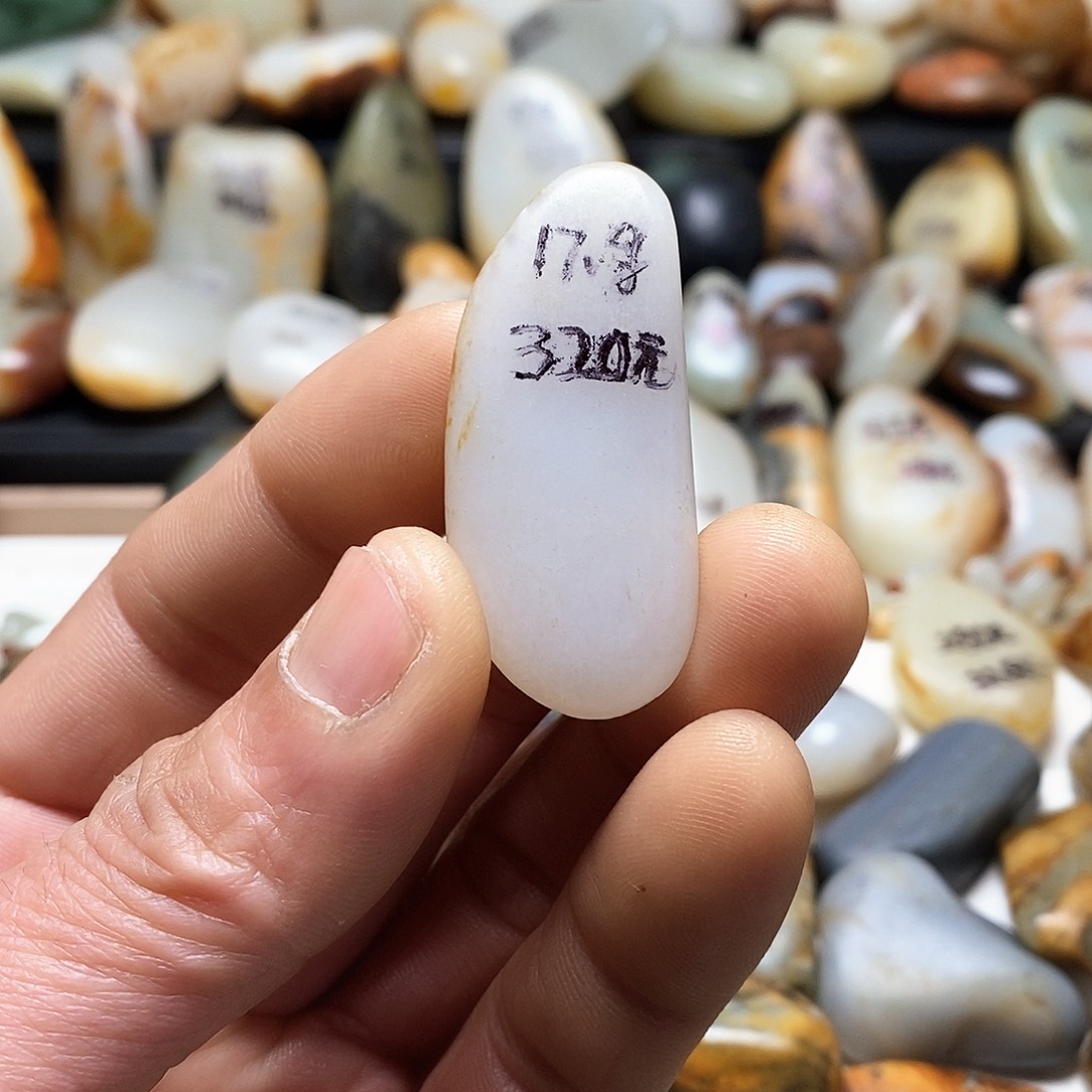 和田玉颈饰未镶嵌?*天吊坠1件320元下4单