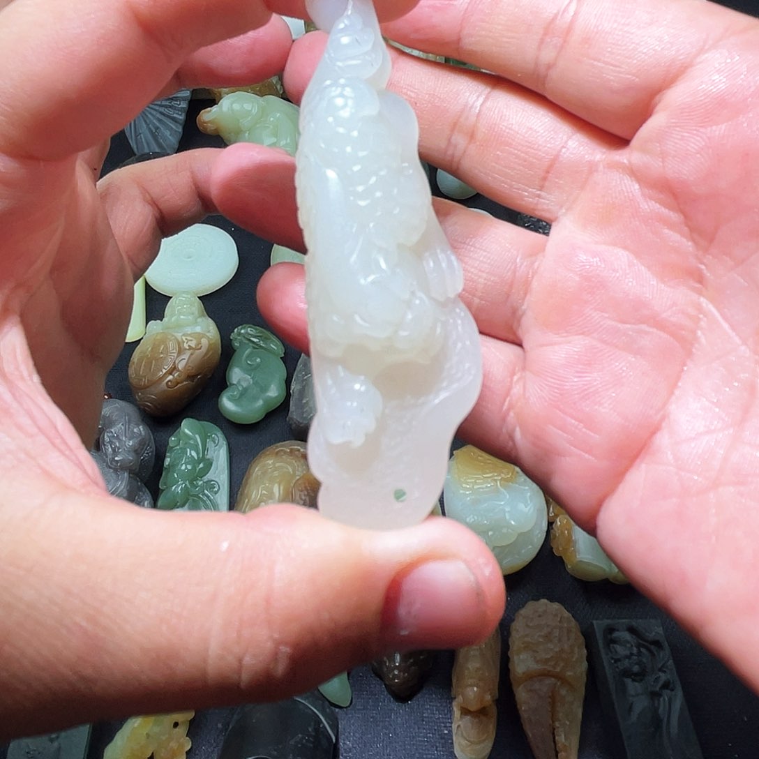 和田玉颈饰未镶嵌