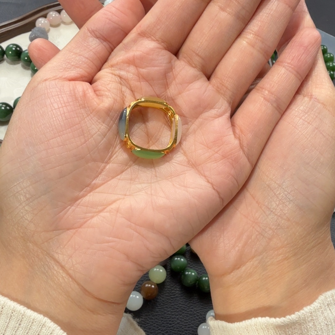 伽***灵和田玉未镶嵌手链