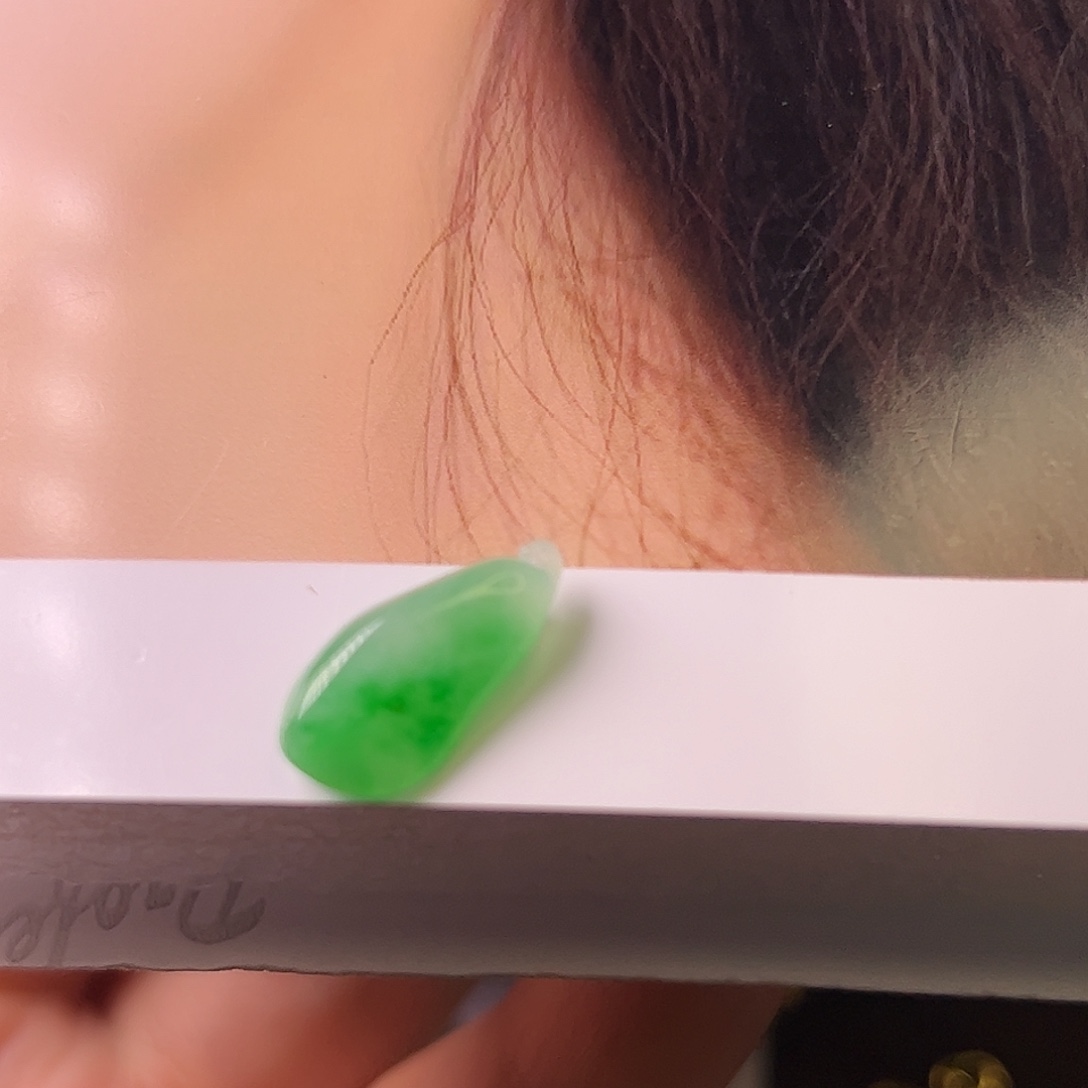 翡翠未镶嵌颈饰福瓜