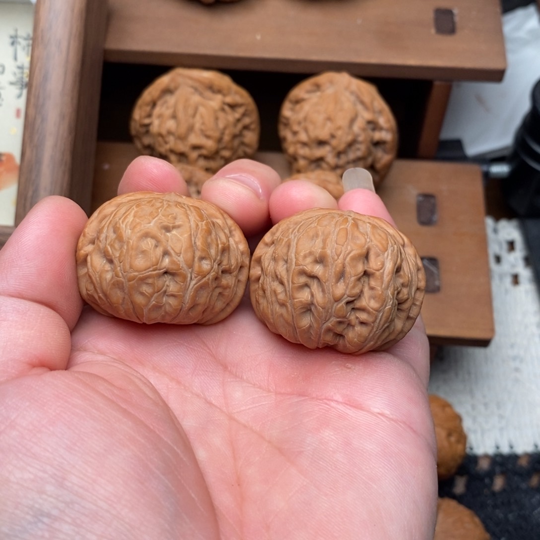 文玩核桃吊坠村**叔球宝37