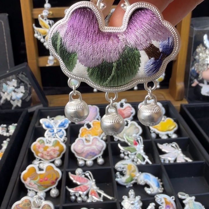 哩哩啦啦哩哩啦啦