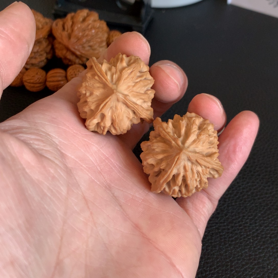文玩核桃把件三棱34