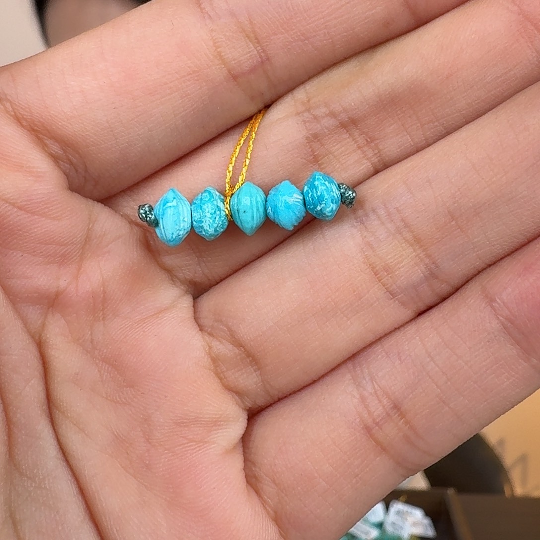 子***轩绿松石未镶嵌珠宝奇石