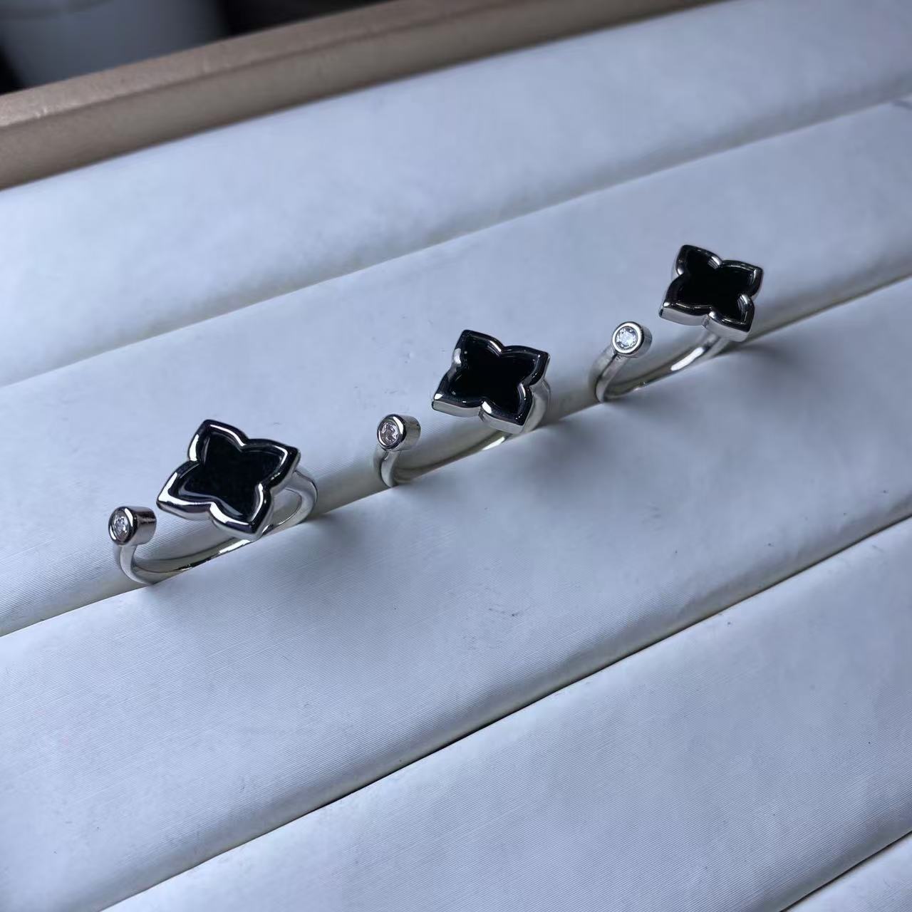 【逍遥】天然A货翡翠四叶草戒指*XY/14/多样性发/1件