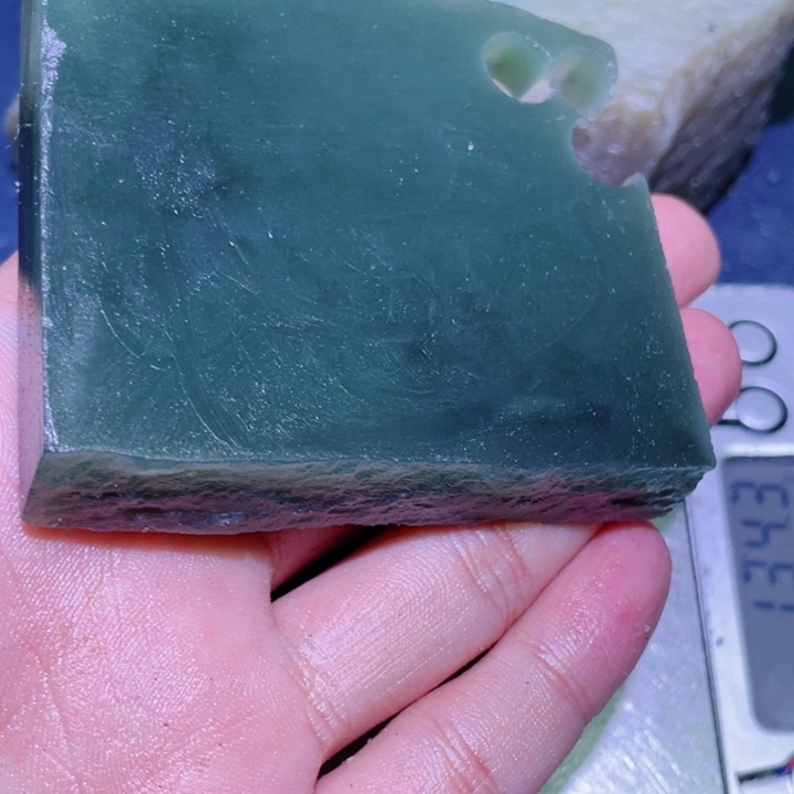 立***哥和田玉（糖玉）未镶嵌珠宝半成品